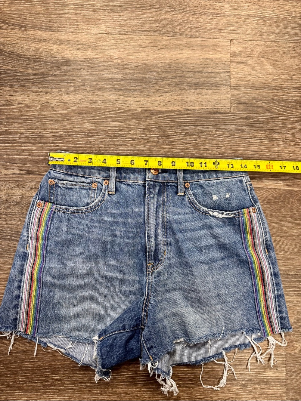 American Eagle Pride Rainbow Side Stripe Denim Cutoff Shorts Size 6 - Picture 5 of 6